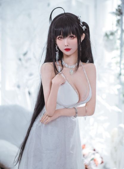 闪婚后夫人每天都在线打脸短剧